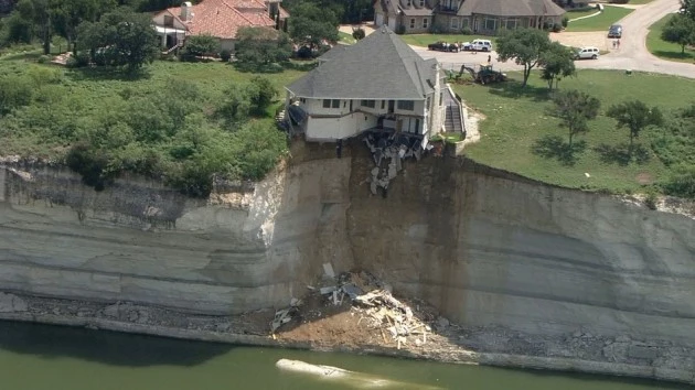 House on Lake Whitney in Texas House on Lake Whitney in Texas
